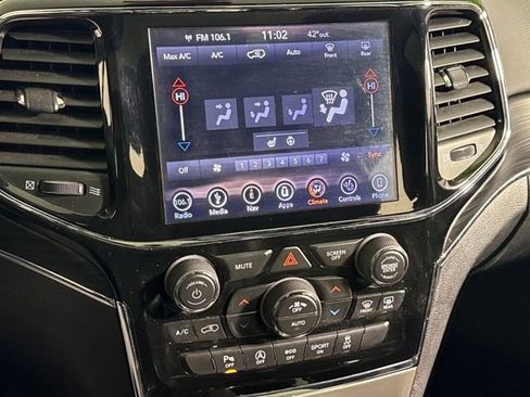 Used 2019 Jeep Grand Cherokee Limited AWD/4WD image 35