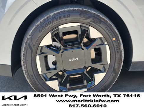 New 2026 Kia Carnival EX FWD image 7