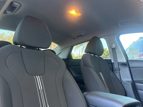 Used 2023 Hyundai Elantra SEL w/ Convenience Package image 17