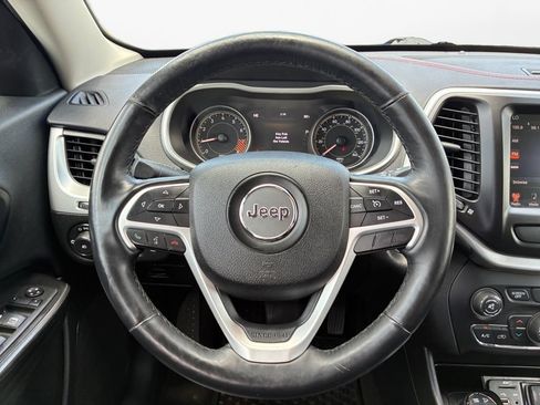 Used 2014 Jeep Cherokee Trailhawk w/ Comfort/Convenience Group AWD/4WD image 21