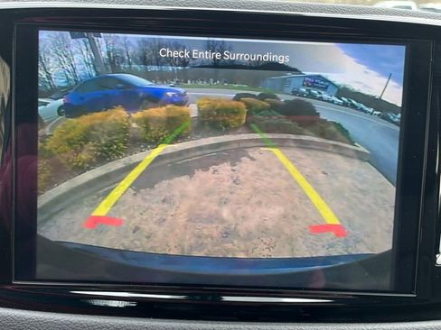 Used 2025 Chrysler Pacifica Select image 18
