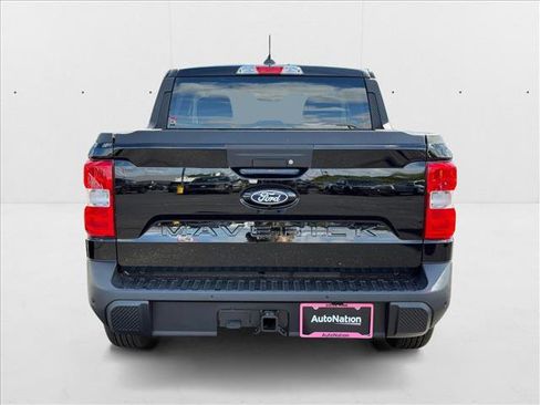 New 2025 Ford Maverick XLT image 8