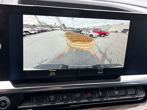 Used 2025 Chevrolet Silverado 2500 LT w/ Convenience Package image 18