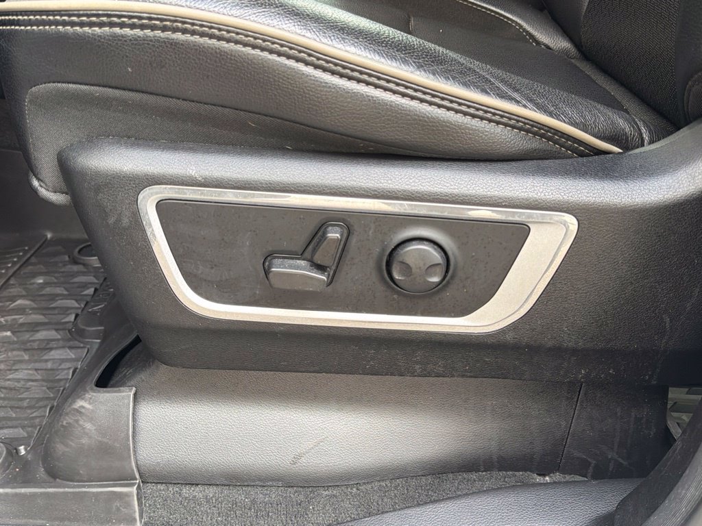 Used 2023 RAM 1500 Laramie AWD/4WD image 46