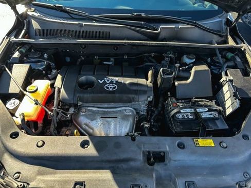 Used 2011 Toyota RAV4 4WD w/ Upgrade Value Pkg image 12