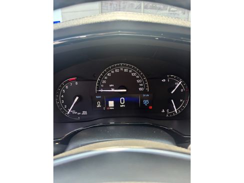Used 2019 Cadillac XT5 Luxury w/ LPO, Radiant Package FWD image 5