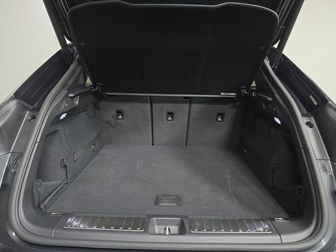 Certified 2025 Porsche Macan Turbo Electric AWD/4WD image 25