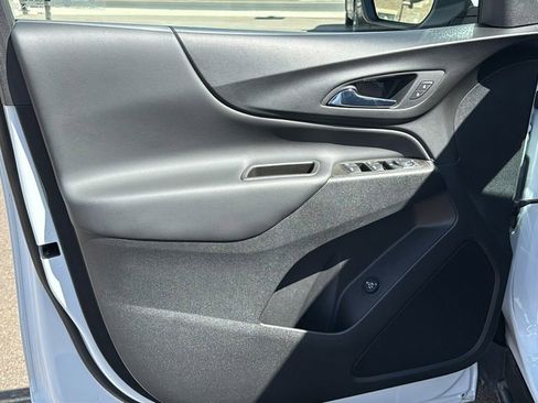 Used 2022 Chevrolet Equinox LT image 17