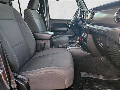 Used 2018 Jeep Wrangler Unlimited Sport image 21