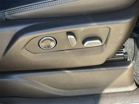 Used 2023 GMC Yukon XL Denali image 32