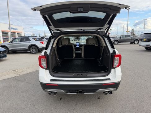 Certified 2023 Ford Explorer Platinum w/ Technology Package AWD/4WD image 22