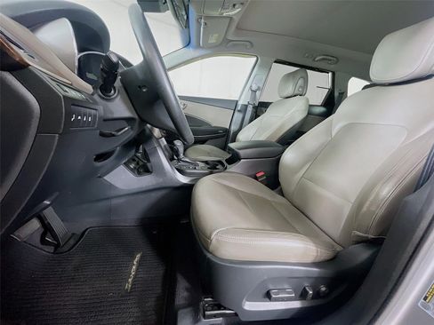Used 2017 Hyundai Santa Fe Limited FWD image 26