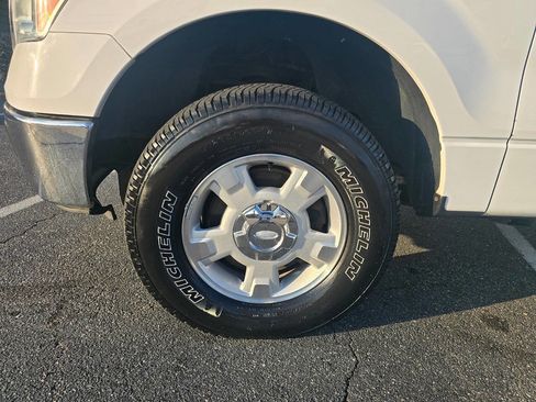 Used 2010 Ford F150 XLT image 11