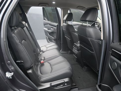 Used 2025 Honda Pilot EX-L image 15