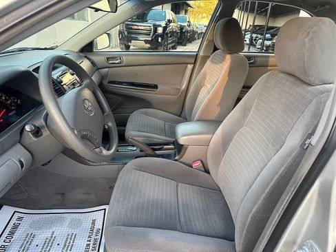 Used 2005 Toyota Camry LE FWD image 10