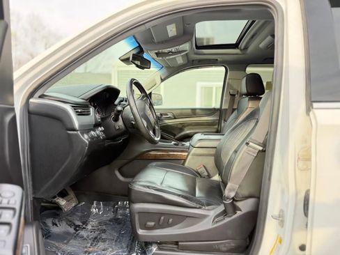 Used 2016 Chevrolet Suburban LT image 10