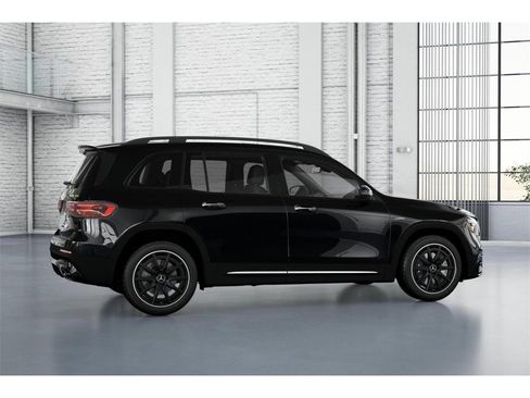 New 2026 Mercedes-Benz GLB 35 AMG 4MATIC image 18