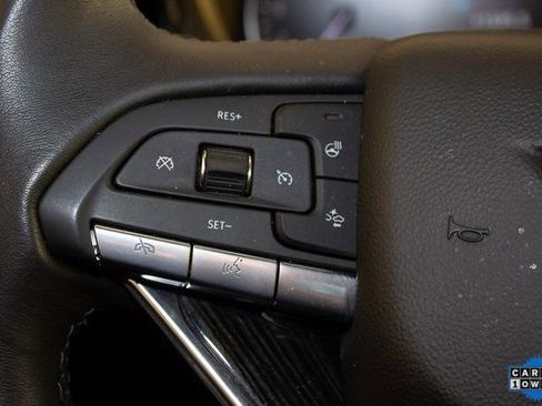 Certified 2025 Cadillac XT6 Premium Luxury image 26