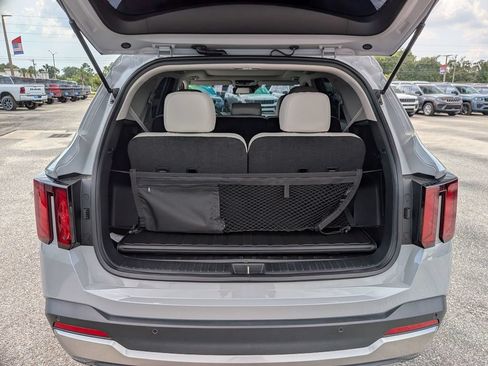 Used 2025 Kia Sorento S w/ Panoramic Sunroof Package FWD image 26