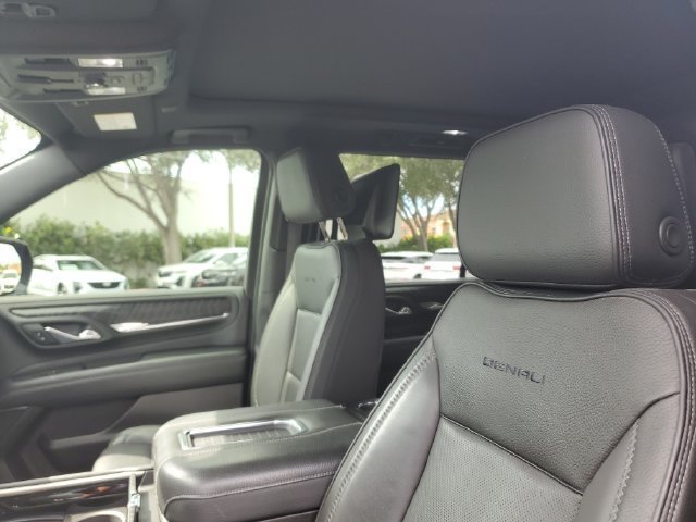 Used 2023 GMC Yukon Denali w/ Denali Reserve Package AWD/4WD image 21