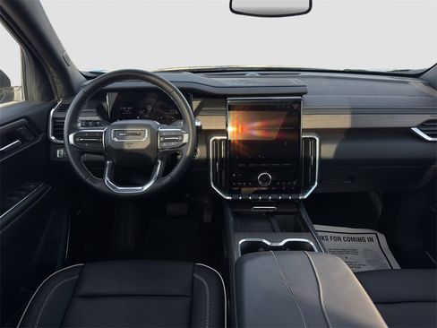 Used 2024 GMC Acadia Denali image 13