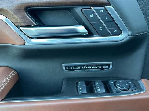 Used 2025 GMC Sierra 1500 Denali Ultimate image 11