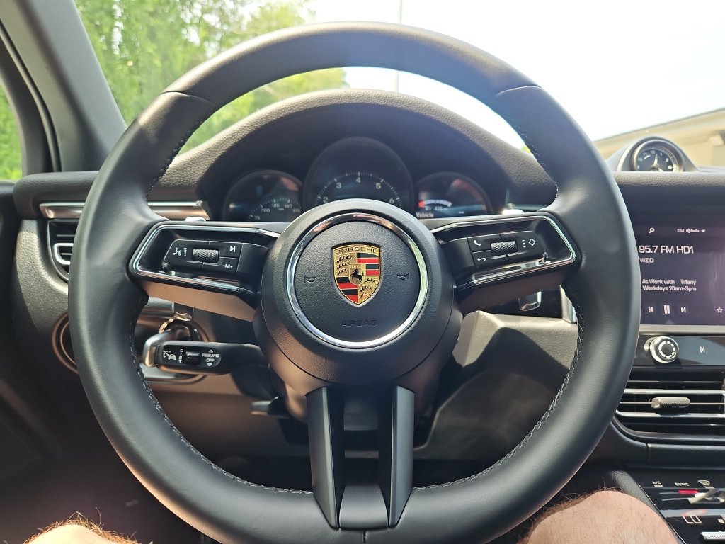 Certified 2026 Porsche Macan AWD/4WD image 33