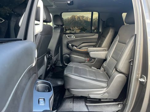 Used 2020 GMC Yukon XL Denali w/ Denali Ultimate Package AWD/4WD image 25