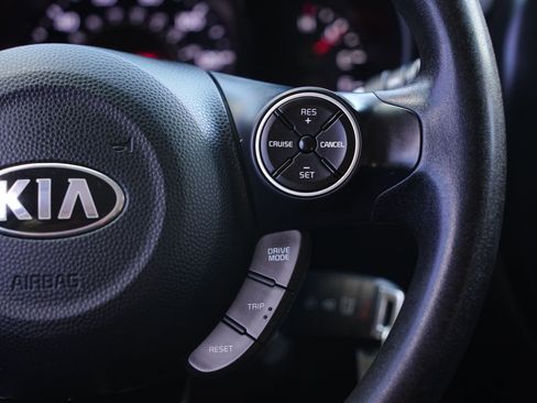 Used 2017 Kia Soul image 17