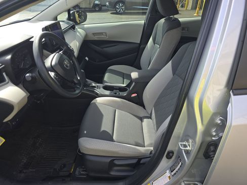 Used 2024 Toyota Corolla LE image 6