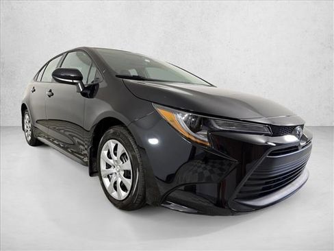 Used 2026 Toyota Corolla LE FWD image 1