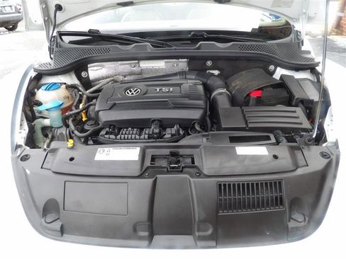 Used 2016 Volkswagen Beetle SE image 24