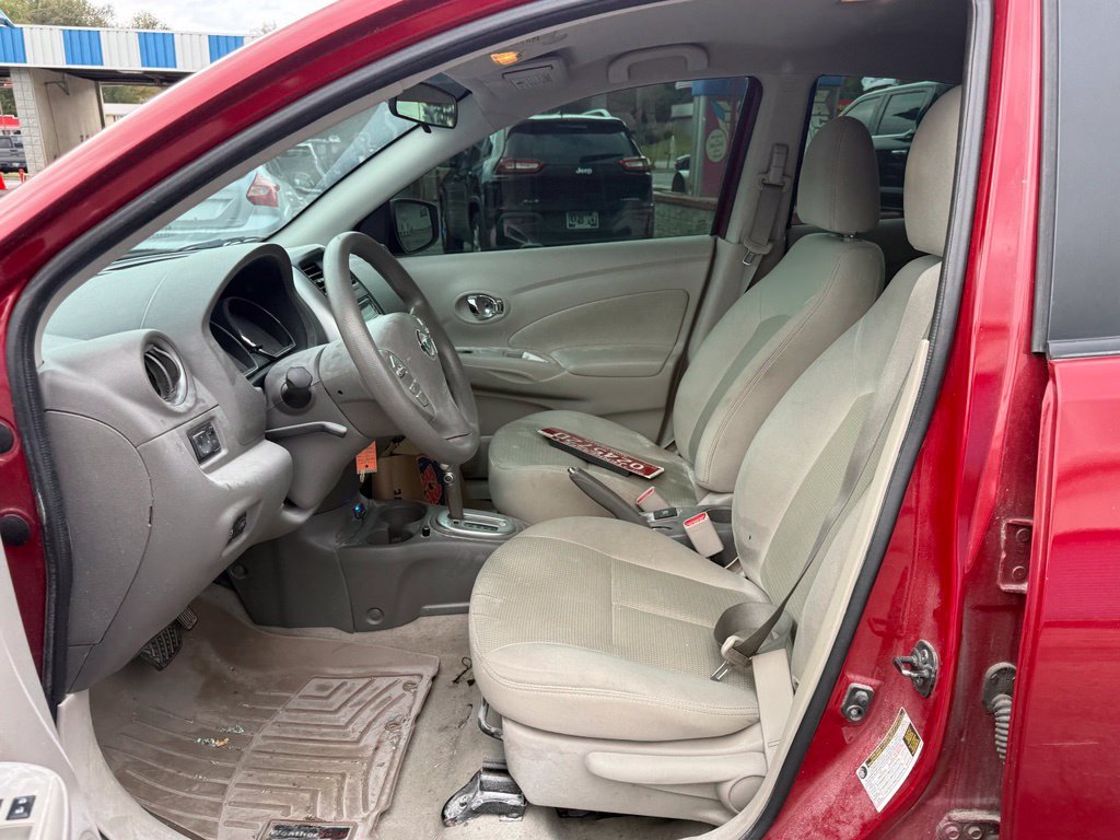 Used 2015 Nissan Versa SV FWD image 10