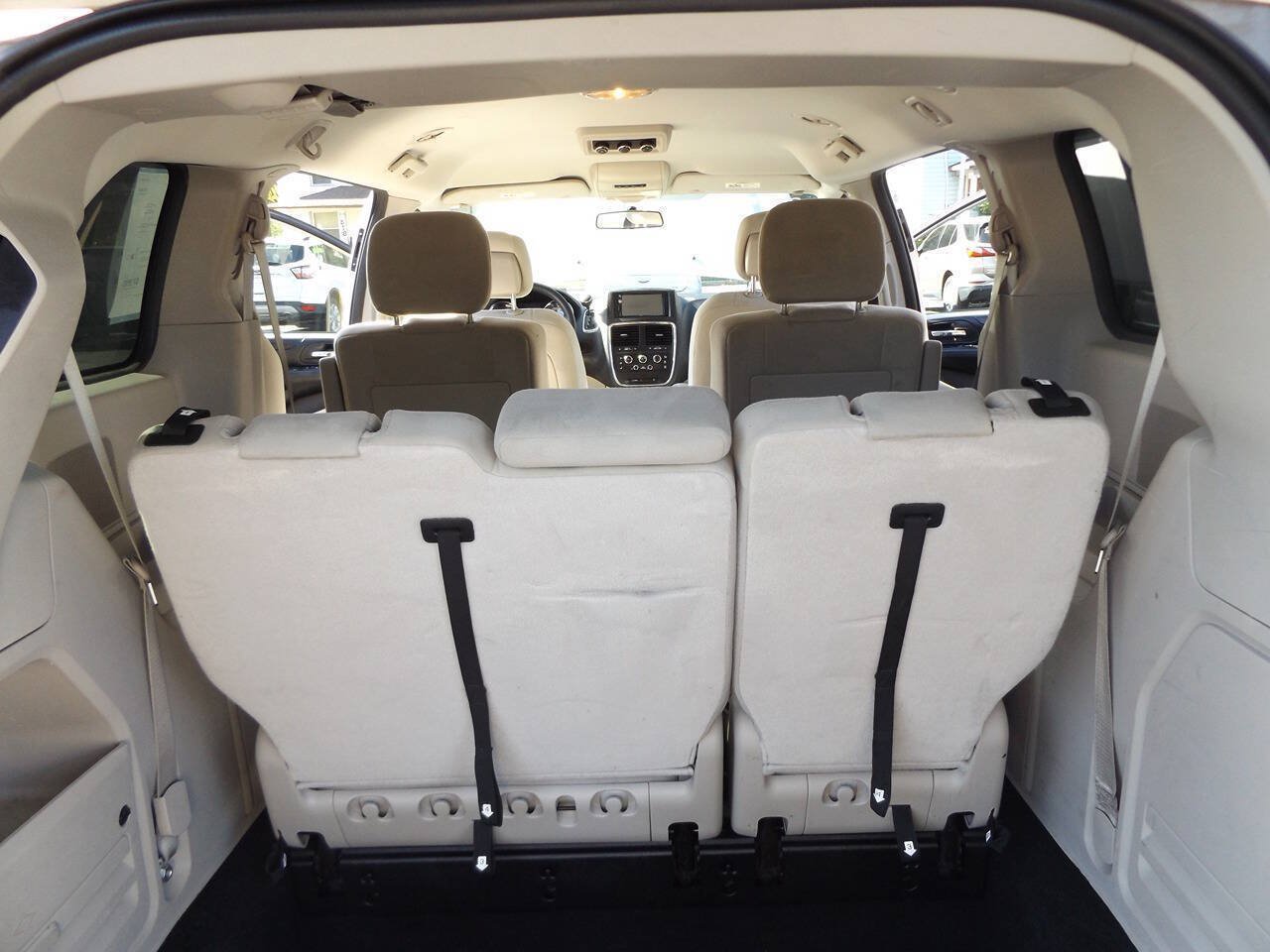 Used 2015 Dodge Grand Caravan SXT FWD image 27