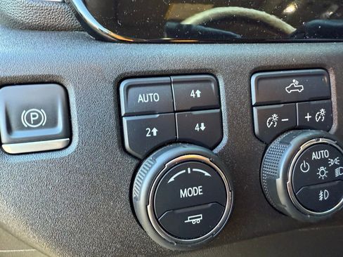 Used 2022 Chevrolet Silverado 1500 RST w/ Z71 Off-Road Package image 12