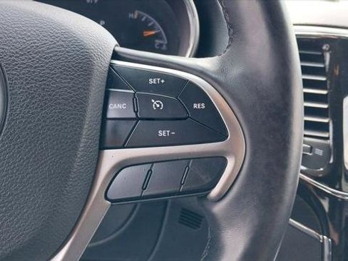 Used 2022 Jeep Grand Cherokee Limited image 24