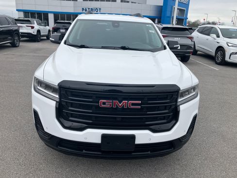 Used 2022 GMC Acadia SLE w/ Driver Convenience Package image 2