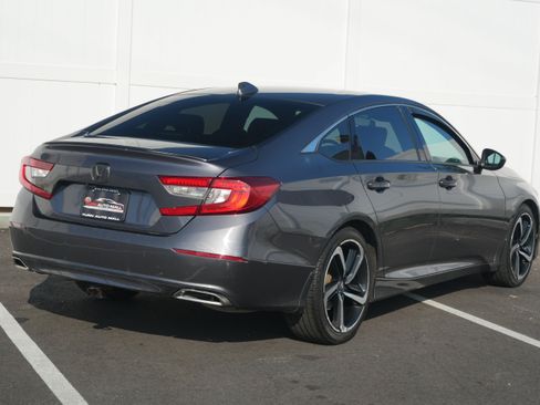 Used 2019 Honda Accord Sport image 5