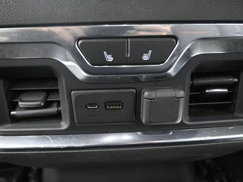 Used 2021 GMC Sierra 1500 AT4 w/ AT4 Premium Package AWD/4WD image 14