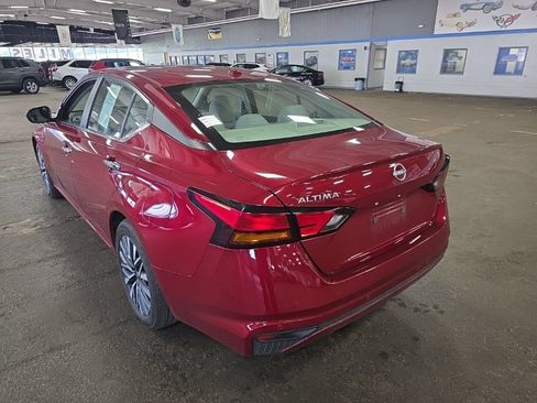 Used 2025 Nissan Altima 2.5 SV FWD image 5