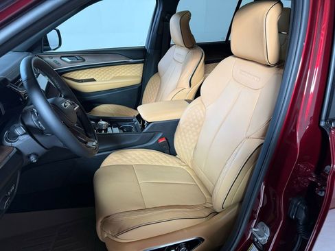 Certified 2025 Jeep Grand Cherokee Summit w/ Luxury Tech Group V image 12