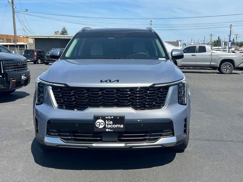 Certified 2025 Kia Sorento EX w/ Panoramic Sunroof Package AWD/4WD image 6
