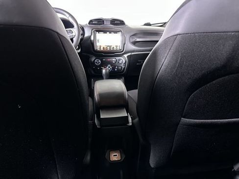 Used 2023 Jeep Renegade Trailhawk AWD/4WD image 22