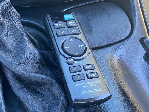 Used 2001 Chevrolet Corvette Convertible w/ Preferred Equipment Group2 RWD image 27