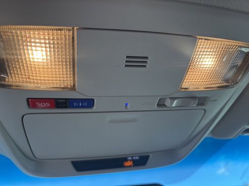 Used 2017 Subaru Outback 2.5i Premium image 19