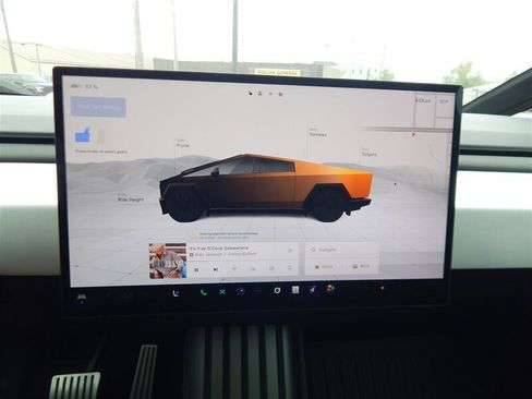Used 2024 Tesla Cybertruck AWD Crew Cab image 26