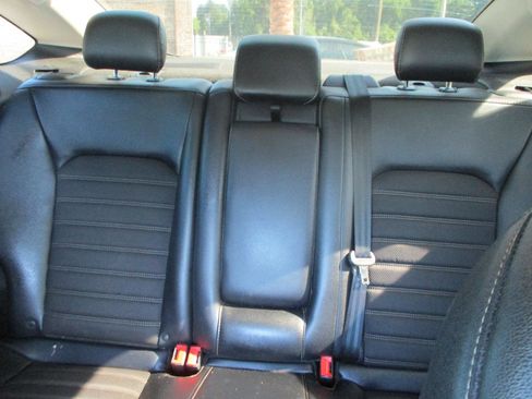 Used 2017 Ford Fusion SE w/ Equipment Group 201A image 18