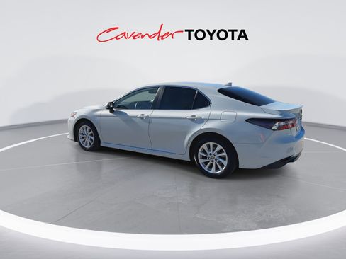 Certified 2022 Toyota Camry LE image 6