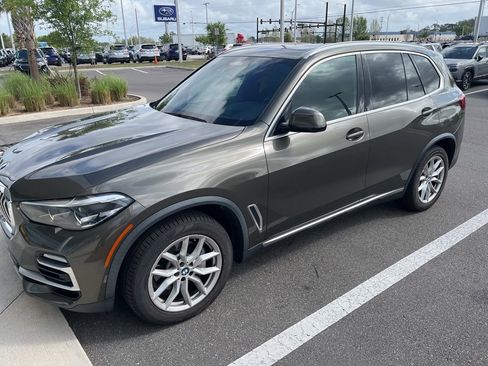 Used 2021 BMW X5 sDrive40i w/ Premium Package image 1