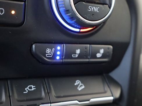 Used 2020 Chevrolet Silverado 2500 LTZ w/ Technology Package image 38